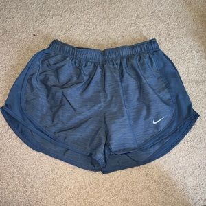 Nike Shorts Size L